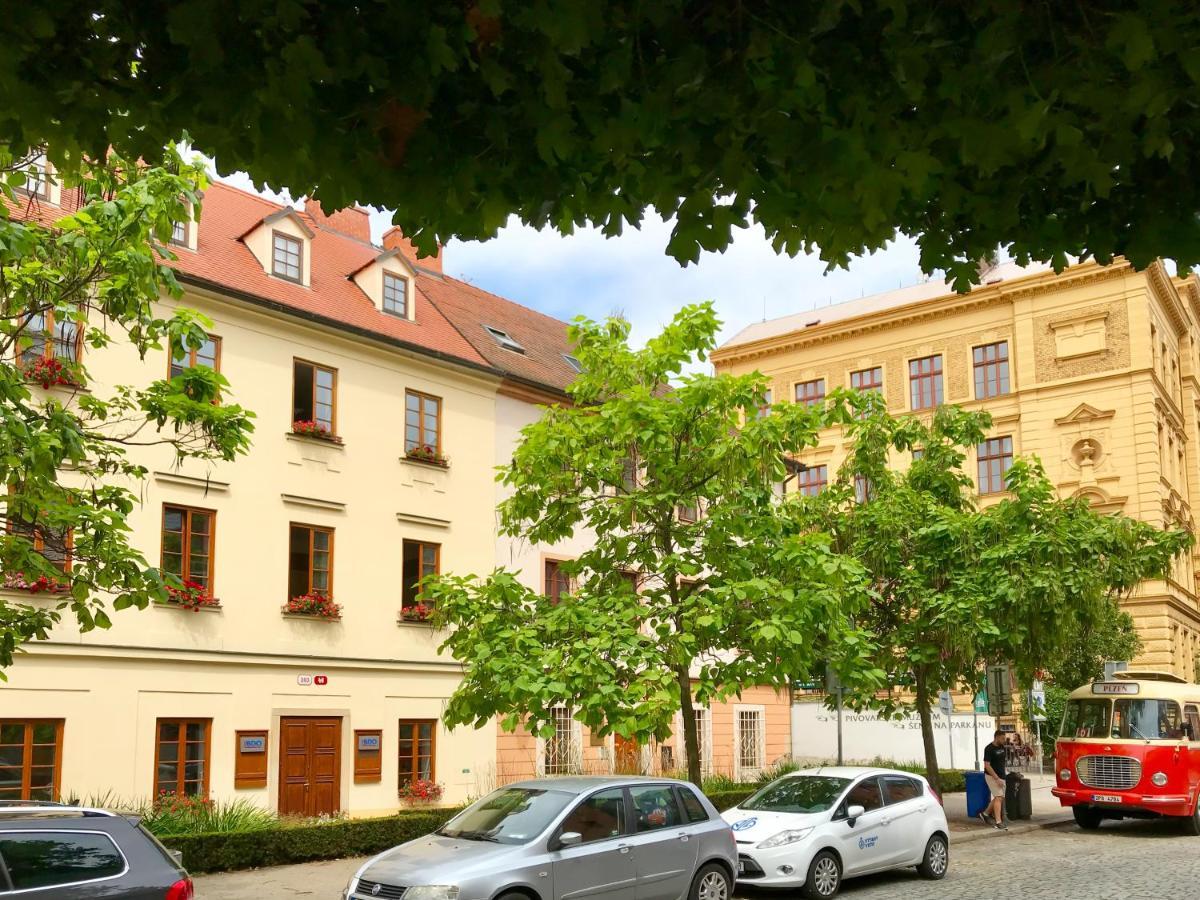 Golden Wood Apartments Plzeň Exteriör bild